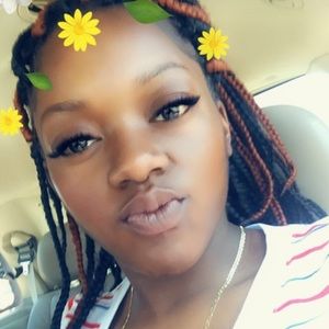 Meet your Posher, Briana